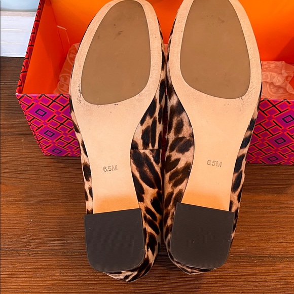 Tory Burch Gigi Pump printed haircalf Natural Leopard Flats with Gold Accents - Picture 7 of 11